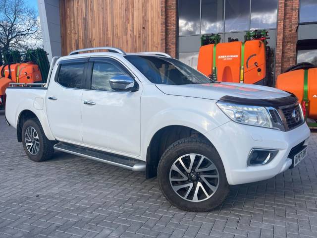 Nissan Navara Double Cab Pick Up Tekna 2.3dCi 190 4WD Auto Pick Up Diesel White